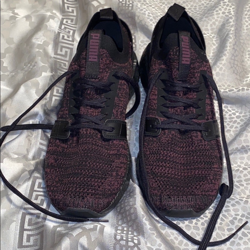 Puma soft foam purple & black sneakers